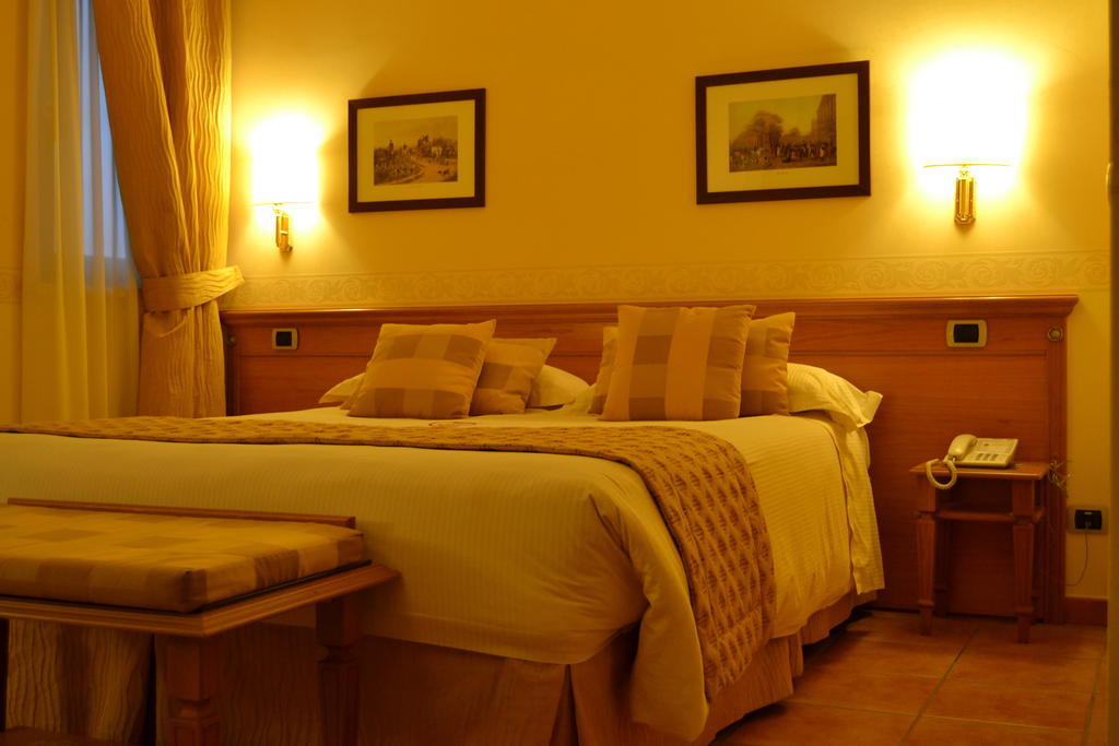 Seccy Hotel Boutique Art & Museum Φιουμιτσίνο Δωμάτιο φωτογραφία