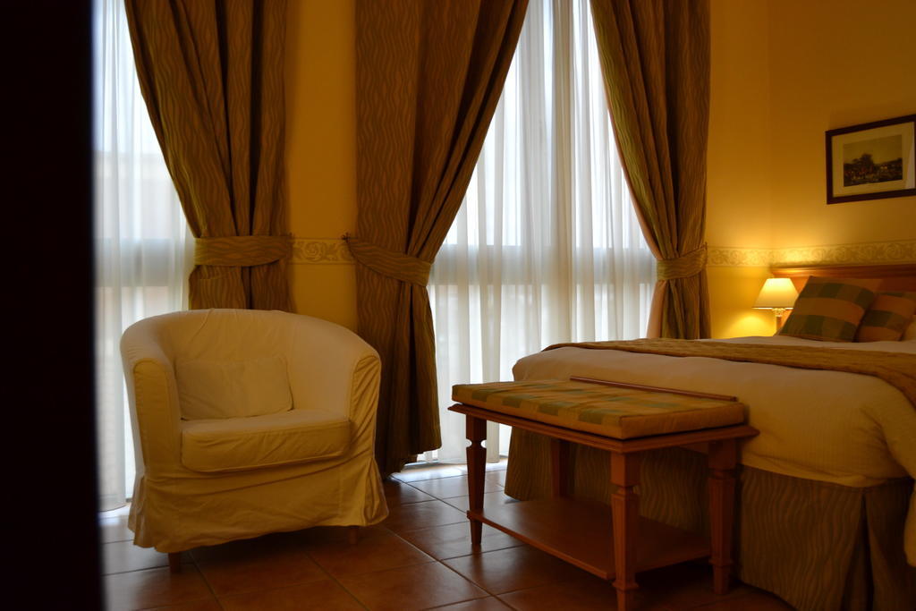 Seccy Hotel Boutique Art & Museum Φιουμιτσίνο Δωμάτιο φωτογραφία