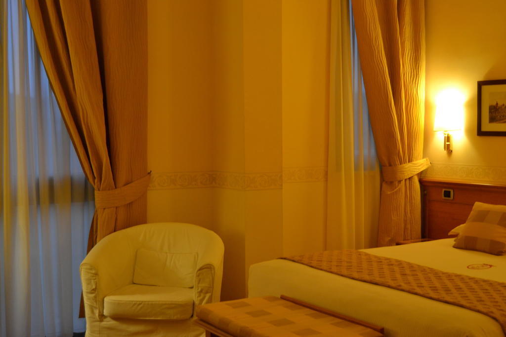 Seccy Hotel Boutique Art & Museum Φιουμιτσίνο Δωμάτιο φωτογραφία