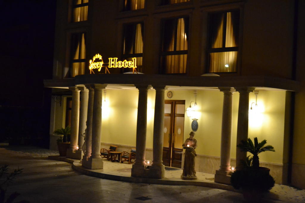 Seccy Hotel Boutique Art & Museum Φιουμιτσίνο Εξωτερικό φωτογραφία