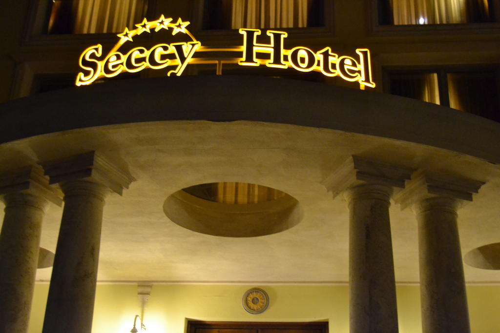 Seccy Hotel Boutique Art & Museum Φιουμιτσίνο Εξωτερικό φωτογραφία
