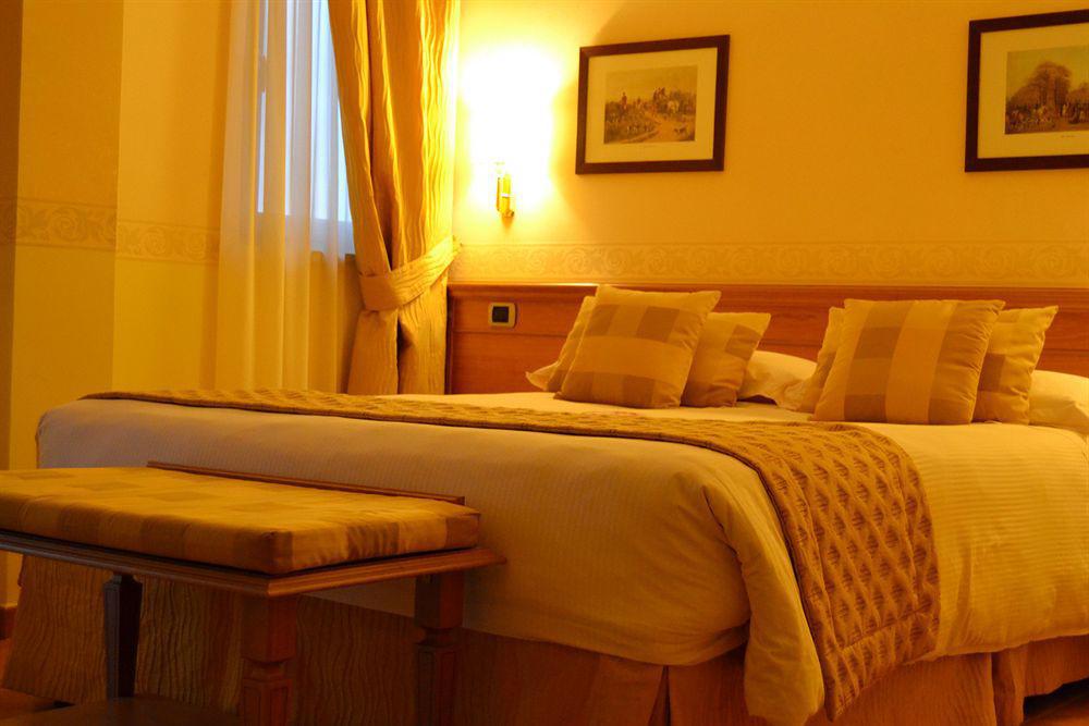 Seccy Hotel Boutique Art & Museum Φιουμιτσίνο Εξωτερικό φωτογραφία